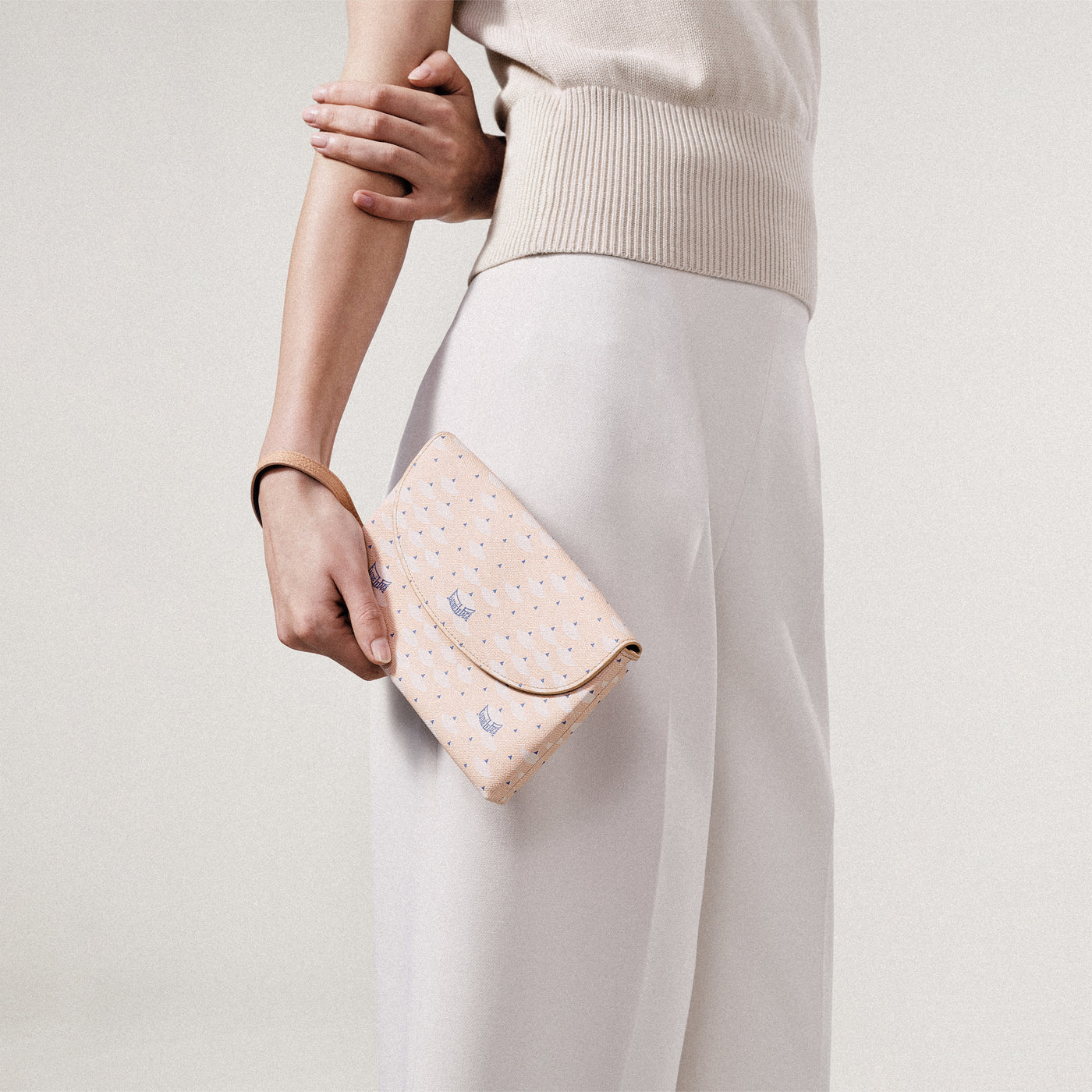 Faurever Envelope Pouch