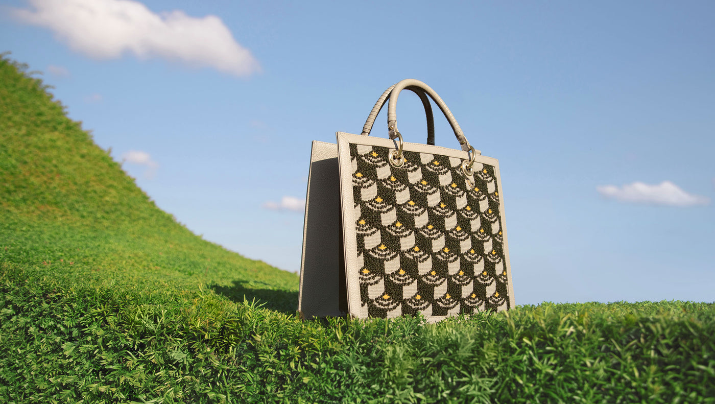 WINTER FLPOSH, LIKE A CARESS