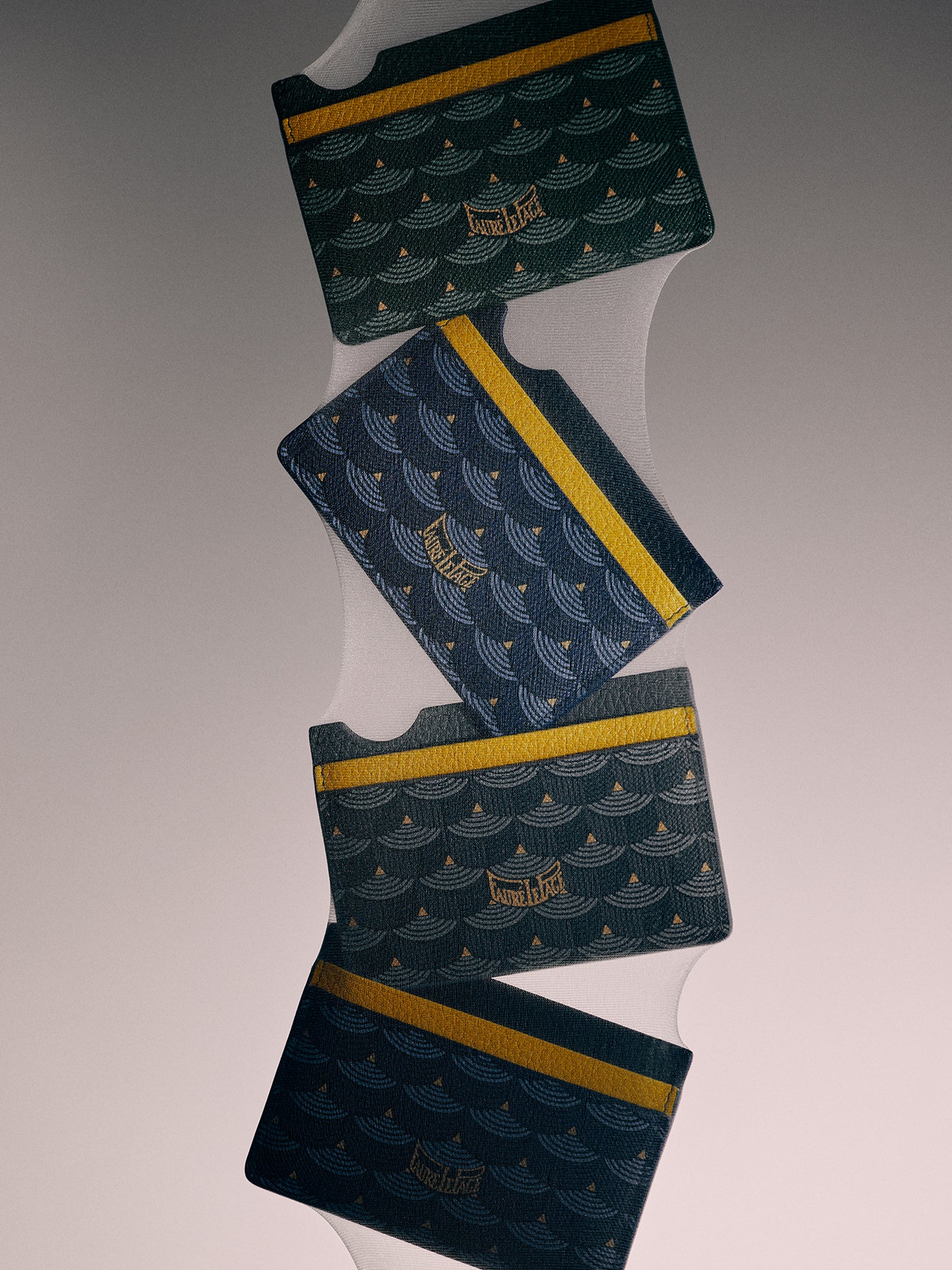 Pochettes &<br>Small Leather Goods