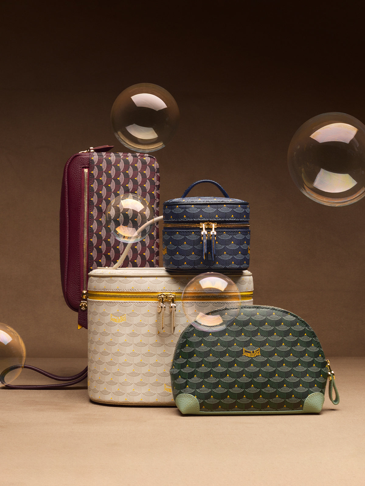 TRAVEL ACCESSORIES