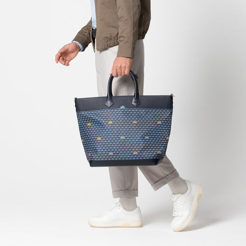 Fauré Le Page Explore the Parisian world of Fauré Le Page and our latest collection.Exceptional items crafted using artisanal techniques: the iconic Daily Battle tote, bags, luggage, and small leather goods. Express delivery to over 140 countries. 