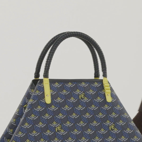 41 / Paris Blue